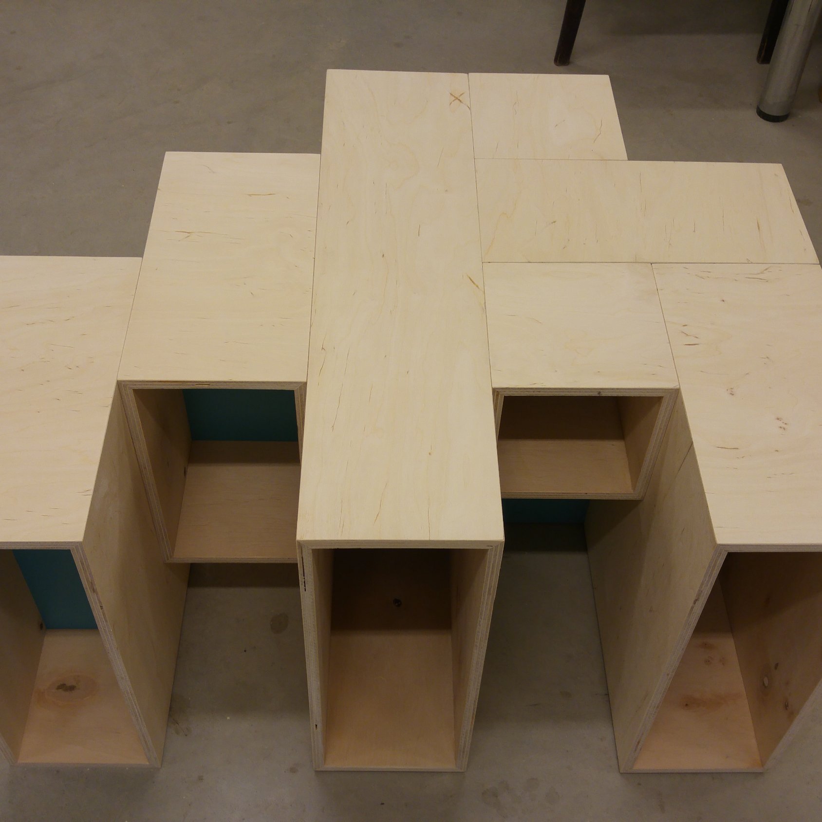 Stolik kawowy. Własny projekt w ramach zajęć na PP i realizacja przy współpracy z UAP w Poznaniu