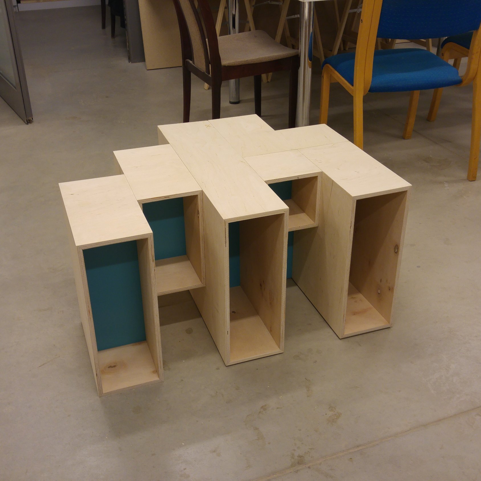 Stolik kawowy. Własny projekt w ramach zajęć na PP i realizacja przy współpracy z UAP w Poznaniu