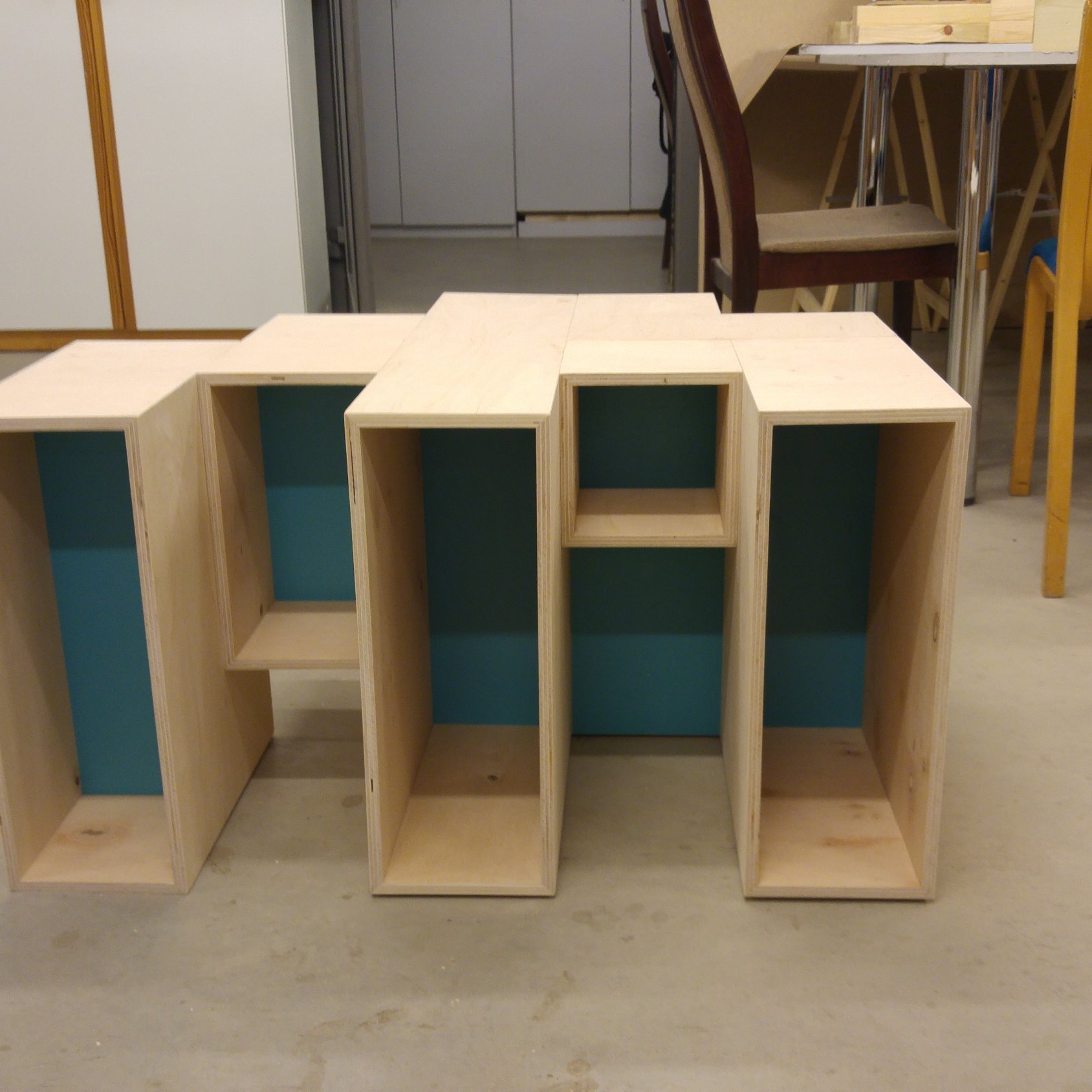 Stolik kawowy. Własny projekt w ramach zajęć na PP i realizacja przy współpracy z UAP w Poznaniu