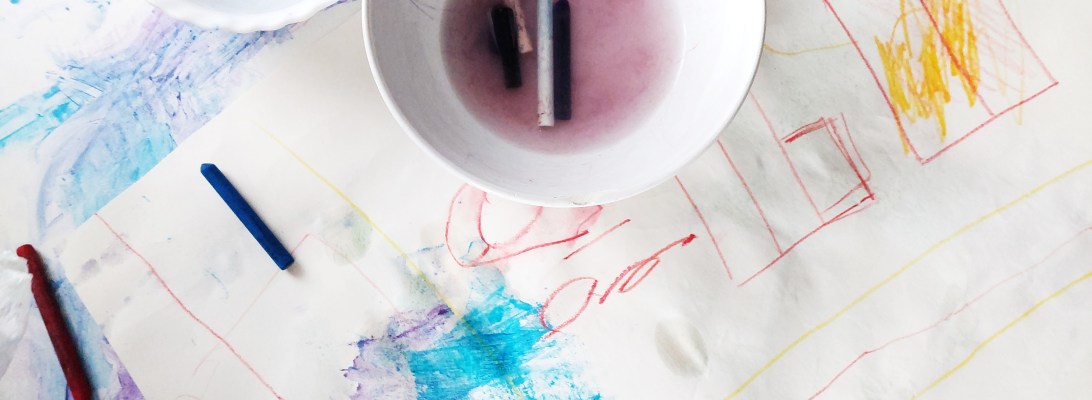 rysowanie kredkami bambino na mokro